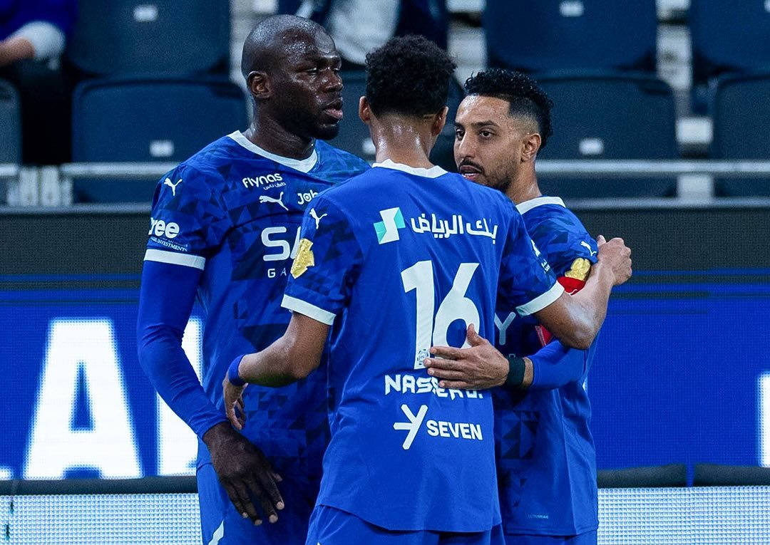 巴萨中场受伤，主帅寻找替补补强