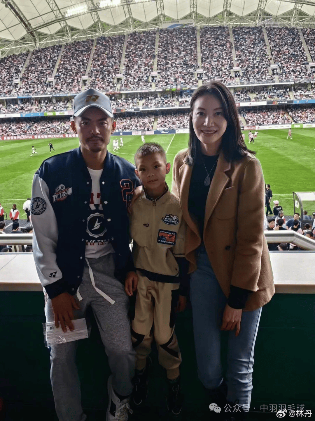 震撼！林丹在网球赛场遭遇淘汰！