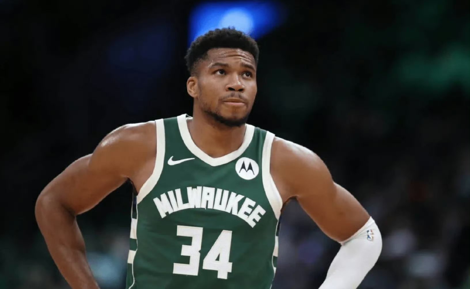 包含字母哥迎来十赛季出色发挥,日本队观众热烈欢呼!全场沸腾不已的词条 包含字母哥迎来十赛季出色发挥,日本队观众热烈欢呼!全场沸腾不已的词条